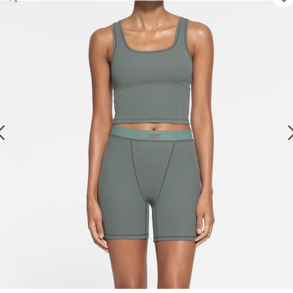 CLASSIC SHADES: KYANITE

Shirt and boxer set, new with tags, size S - Picture 2 of 3